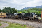 NS 4622 leads 11T west at Shawsville 